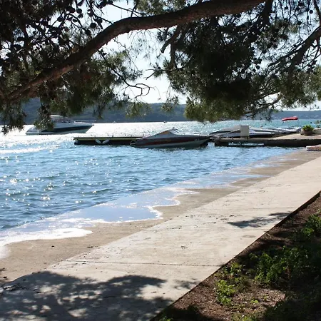 Apartments By The Sea Tisno, Murter - 5130 Tisno