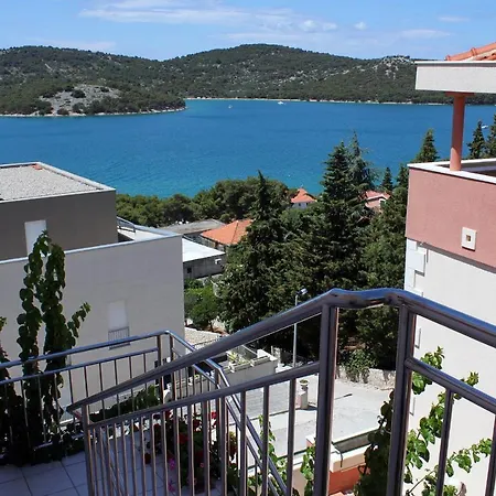Apartments By The Sea Tisno, Murter - 5130 * Tisno