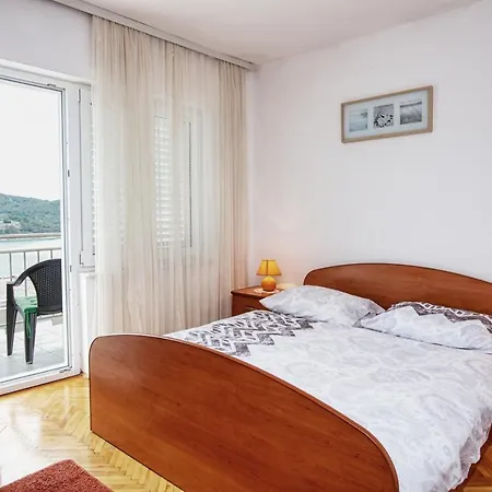 Apartment Apartments By The Sea Tisno, Murter - 5130 Tisno
