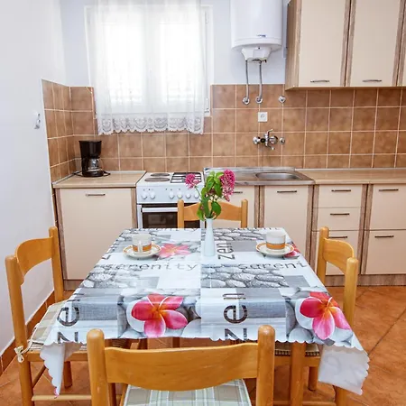 Apartments By The Sea Tisno, Murter - 5130 Apartment *