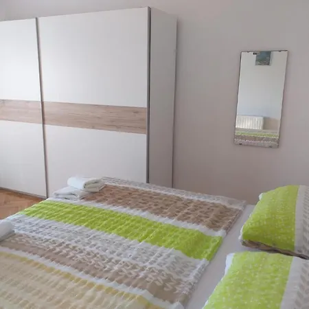 Apartment Apartments By The Sea Tisno, Murter - 5130