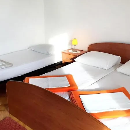 Apartments By The Sea Tisno, Murter - 5130 Apartman *