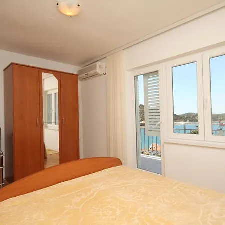 Apartments By The Sea Tisno, Murter - 5130 * Tisno