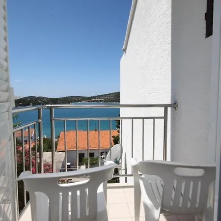 Apartments By The Sea Tisno, Murter - 5130 *