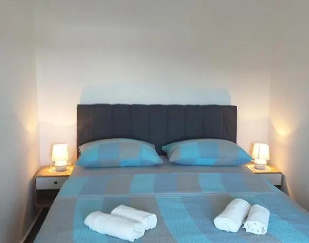 アパート By The Sea Tisno, Murter - 5130 ティスノ